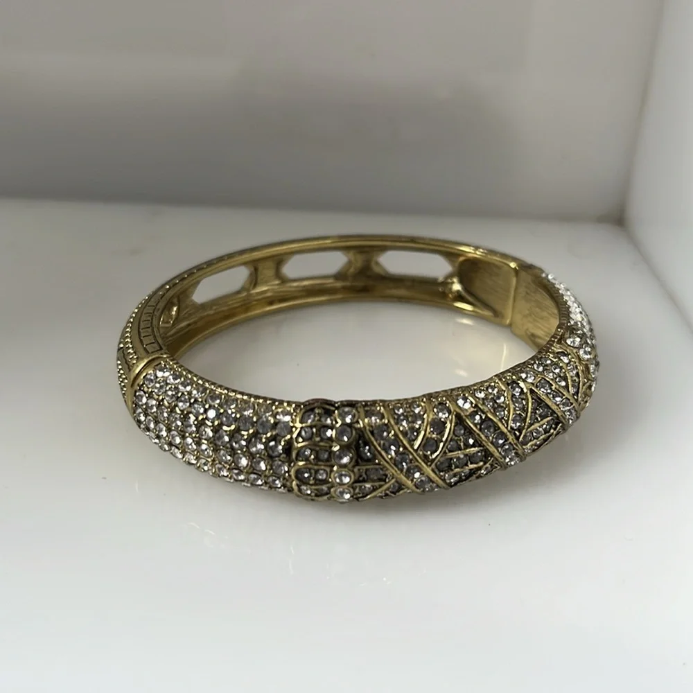 Heidi Daus hinged bangle bracelet Gold Tone - Picture 2 of 5